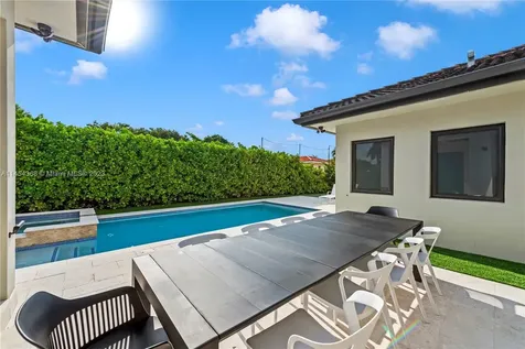 525 SW 87th Avenue Miami FL 33174
