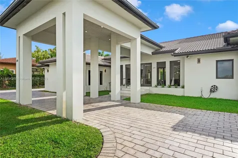 525 SW 87th Avenue Miami FL 33174