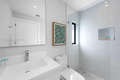525 SW 87th Avenue Miami FL 33174
