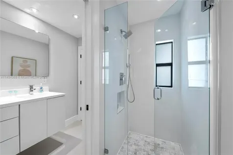 525 SW 87th Avenue Miami FL 33174