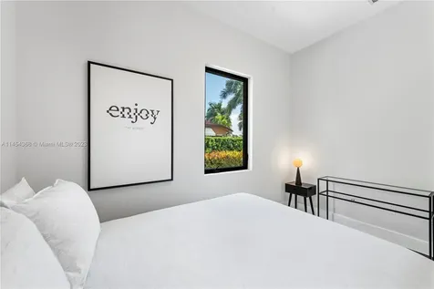 525 SW 87th Avenue Miami FL 33174