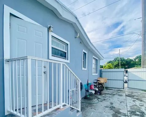 1840 NW 87th Street Miami FL 33147