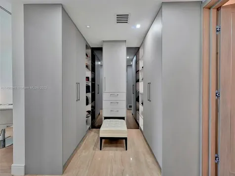 Bal Harbour FL 33154