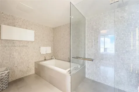 88 SW 7th Street Miami FL 33130