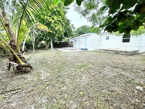 1040 NW 113th Terrace Miami FL 33168