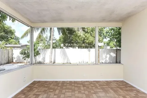 4148 NW 45th Terrace Lauderdale Lakes FL 33319