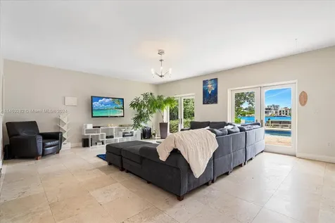 433 E Dilido Drive Miami Beach FL 33139