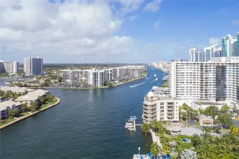 4010 S Ocean Drive Hollywood FL 33019