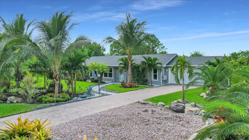 5564 SE Martin Meadows Avenue Stuart FL 34997