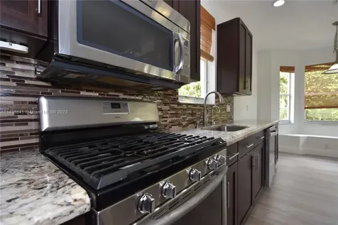203 La Costa Lane Weston FL 33326