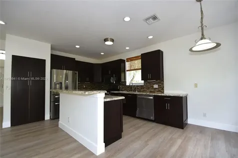 203 La Costa Lane Weston FL 33326