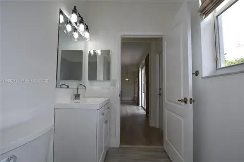 203 La Costa Lane Weston FL 33326