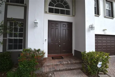 203 La Costa Lane Weston FL 33326