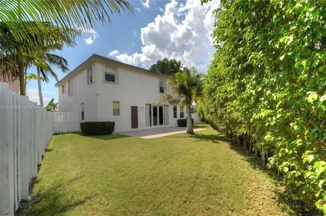 203 La Costa Lane Weston FL 33326