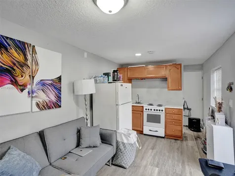 740 SW 10th Street Pompano Beach FL 33060