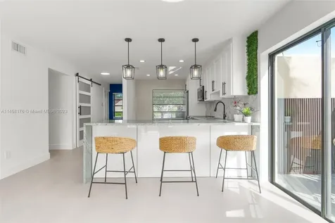 8520 Casa Del Lago Boca Raton FL 33433