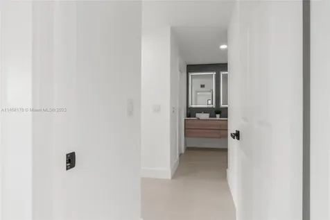 8520 Casa Del Lago Boca Raton FL 33433