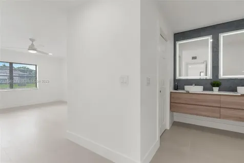 8520 Casa Del Lago Boca Raton FL 33433