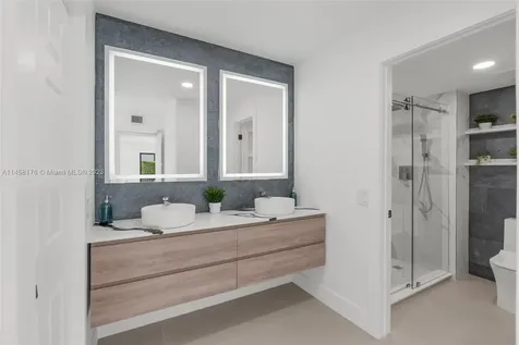 8520 Casa Del Lago Boca Raton FL 33433
