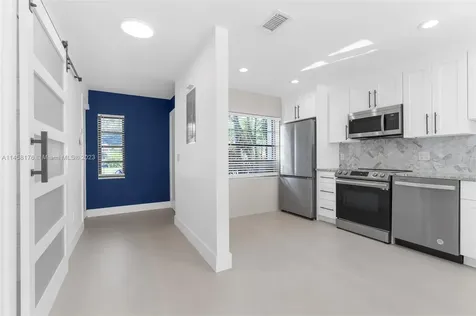 8520 Casa Del Lago Boca Raton FL 33433