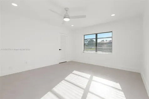 8520 Casa Del Lago Boca Raton FL 33433