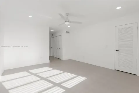 8520 Casa Del Lago Boca Raton FL 33433