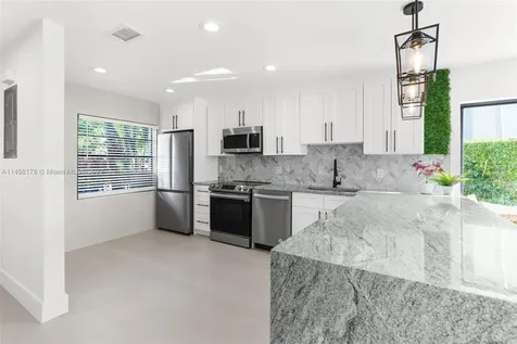 8520 Casa Del Lago Boca Raton FL 33433