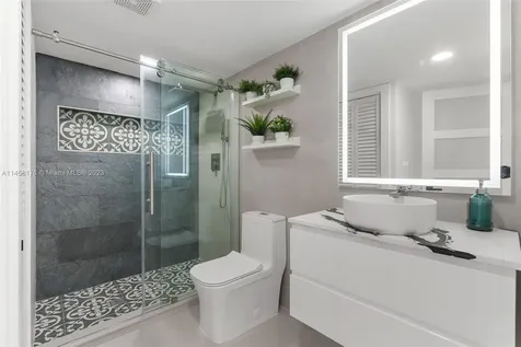 8520 Casa Del Lago Boca Raton FL 33433