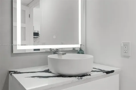 8520 Casa Del Lago Boca Raton FL 33433