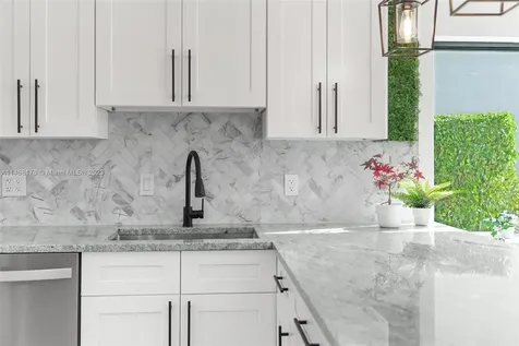 8520 Casa Del Lago Boca Raton FL 33433