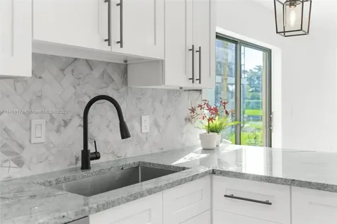 8520 Casa Del Lago Boca Raton FL 33433