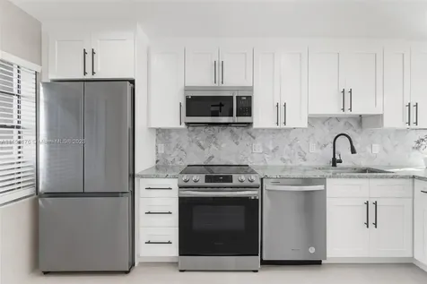 8520 Casa Del Lago Boca Raton FL 33433