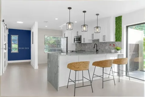 8520 Casa Del Lago Boca Raton FL 33433