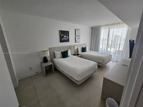 4111 S Ocean Drive Hollywood FL 33019