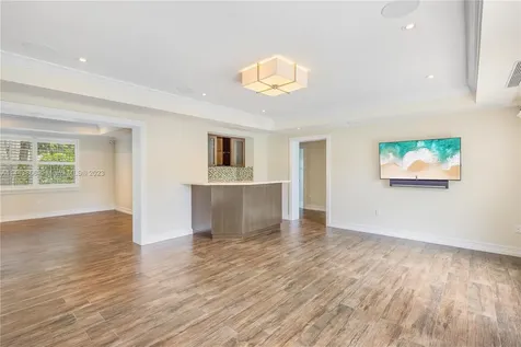 4531 N Bay Road Miami Beach FL 33140