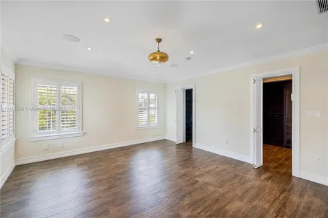 4531 N Bay Road Miami Beach FL 33140