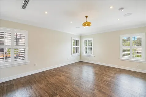 4531 N Bay Road Miami Beach FL 33140