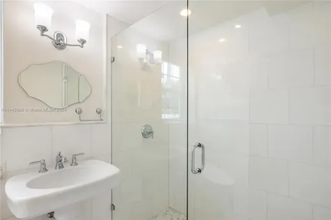 4531 N Bay Road Miami Beach FL 33140