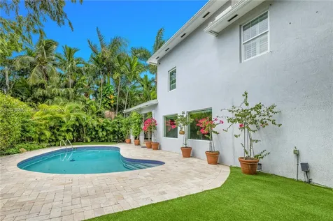 4531 N Bay Road Miami Beach FL 33140