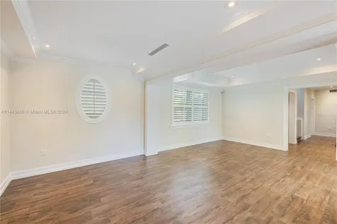 4531 N Bay Road Miami Beach FL 33140