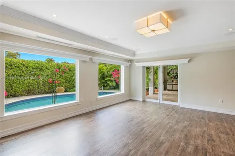 4531 N Bay Road Miami Beach FL 33140