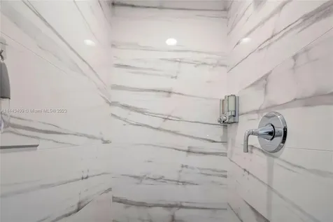 2531 NE 209th Terrace Aventura FL 33180