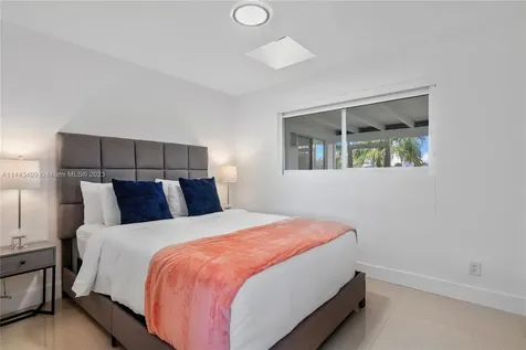 2531 NE 209th Terrace Aventura FL 33180