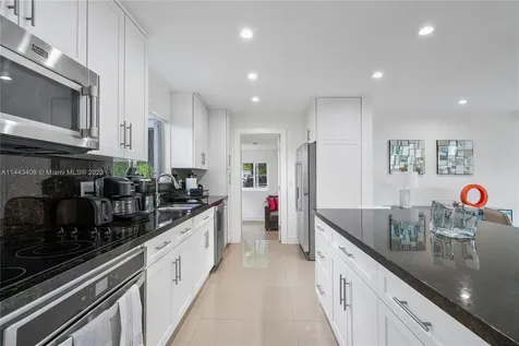 2531 NE 209th Terrace Aventura FL 33180