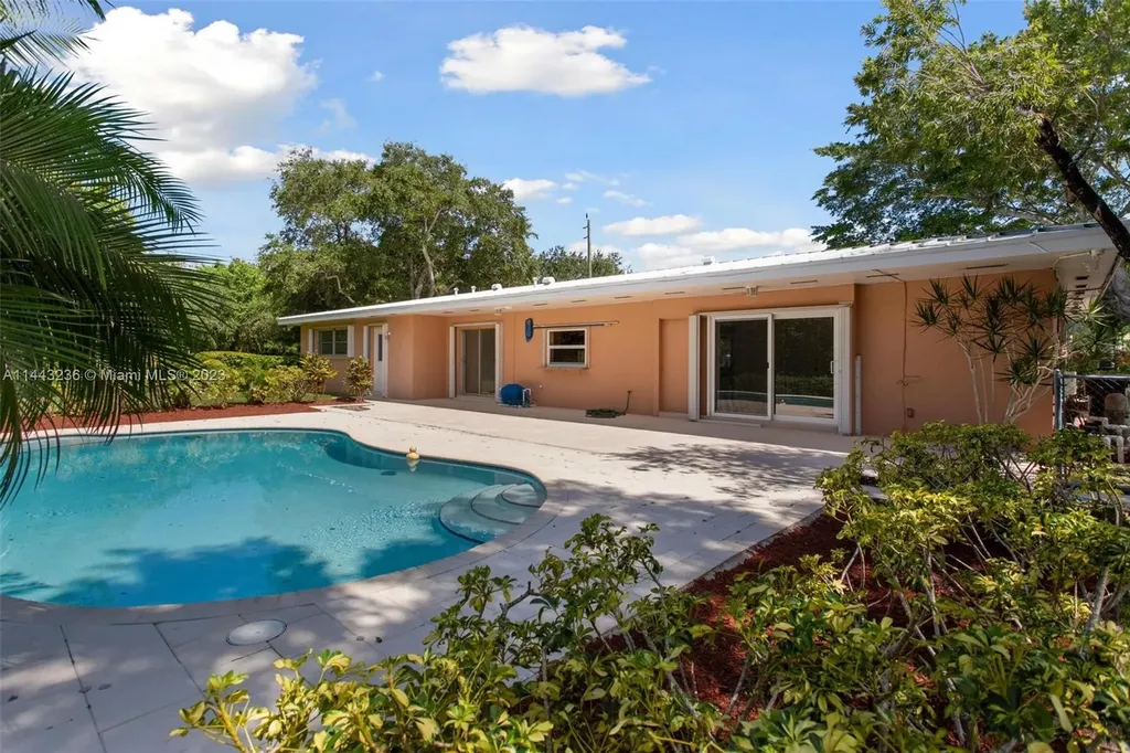 8201 SW 164th Street Palmetto Bay FL 33157