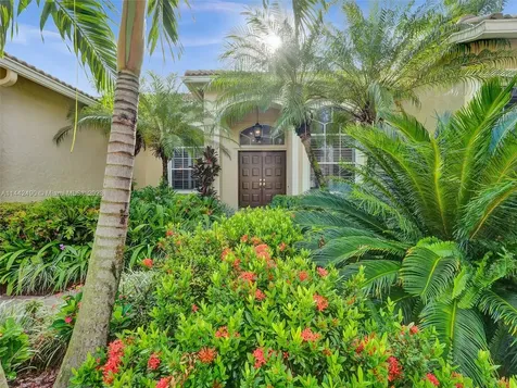 3752 Oak Ridge Circle Weston FL 33331