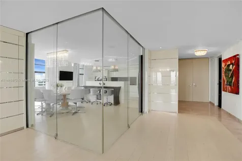 5500 Collins Avenue Miami Beach FL 33140