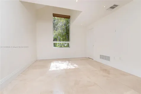 51 Island Drive Key Biscayne FL 33149
