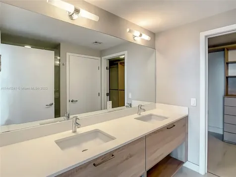 16385 Biscayne Boulevard North Miami Beach FL 33160