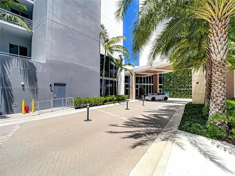 16385 Biscayne Boulevard North Miami Beach FL 33160